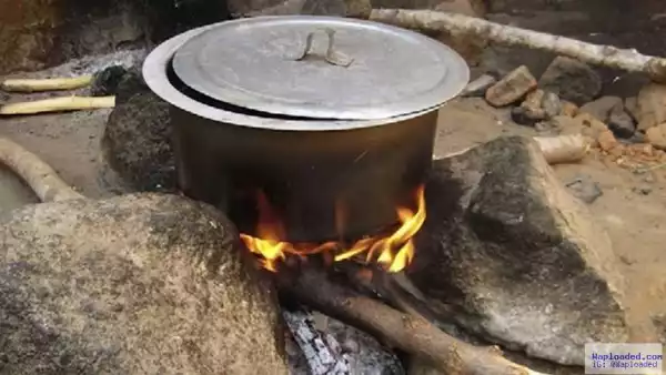 In Kwara, stealing cooked food on fire is now the order of the day